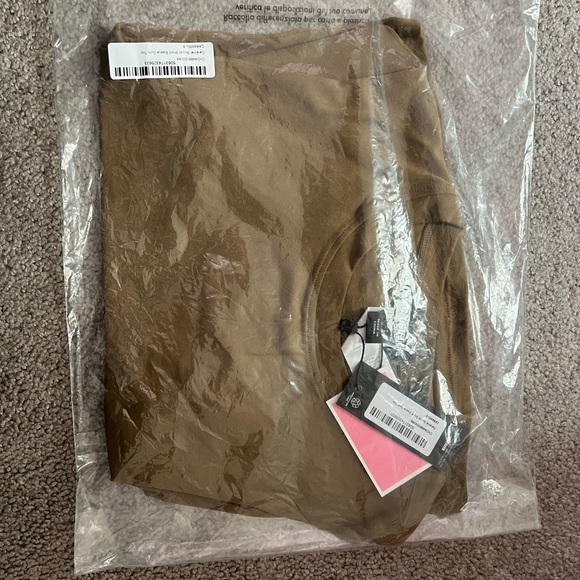 PRETTYLITTLETHING Caramel Sculpt Short Sleeve Gym Top SIZE 6 *NEW* - Picture 4 of 5